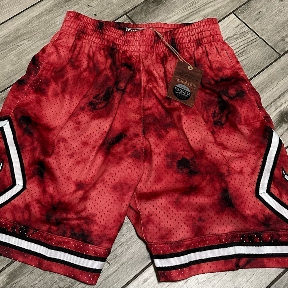 Mitchell & Ness Chicago Bulls Reflective Swingman Shorts Men's Size New - Picture 3 of 10